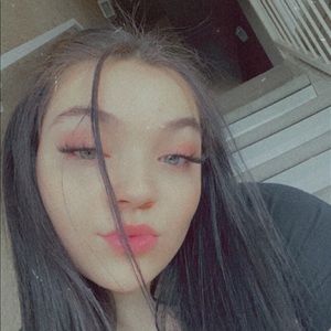 Meet your Posher, Alyza